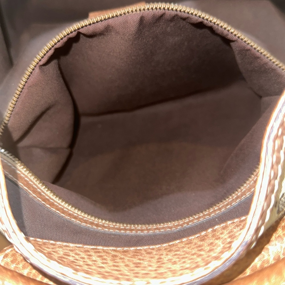 Vintage Gucci New Pelham Large Shoulder Bag w/ Gold Hardware - Picture 4 of 14
